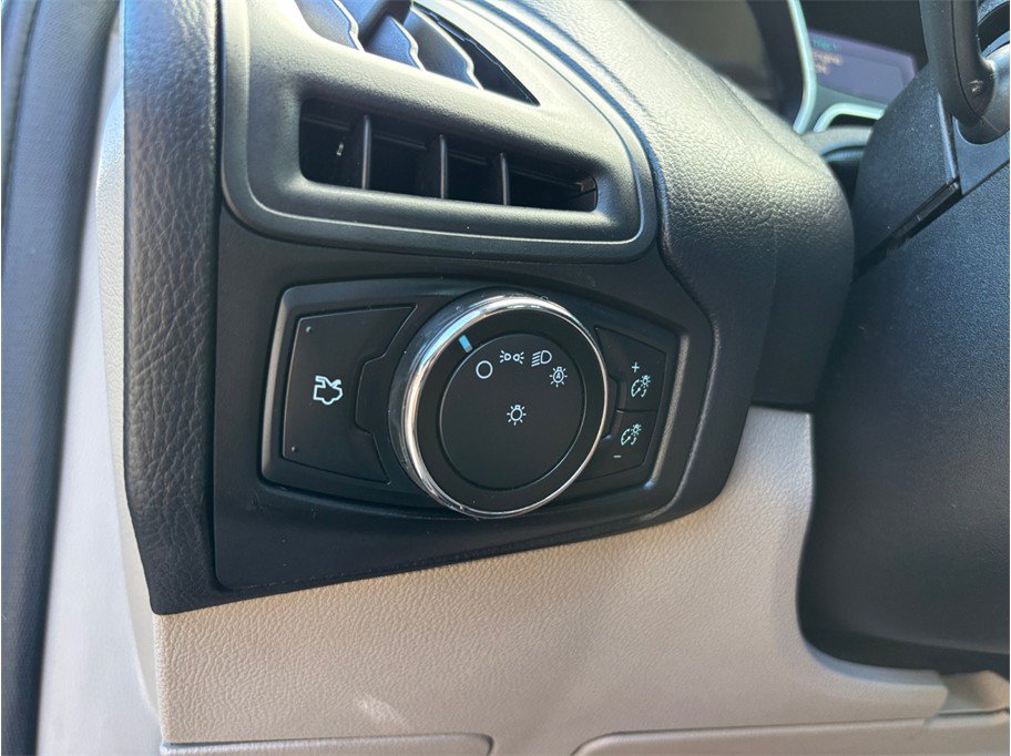 Used 2013 Ford Focus SE w/ Super Fuel Economy (SFE) Pkg FWD image 25