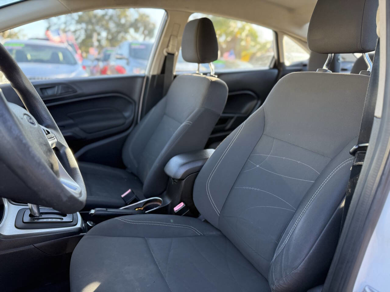 Used 2017 Ford Fiesta SE image 12