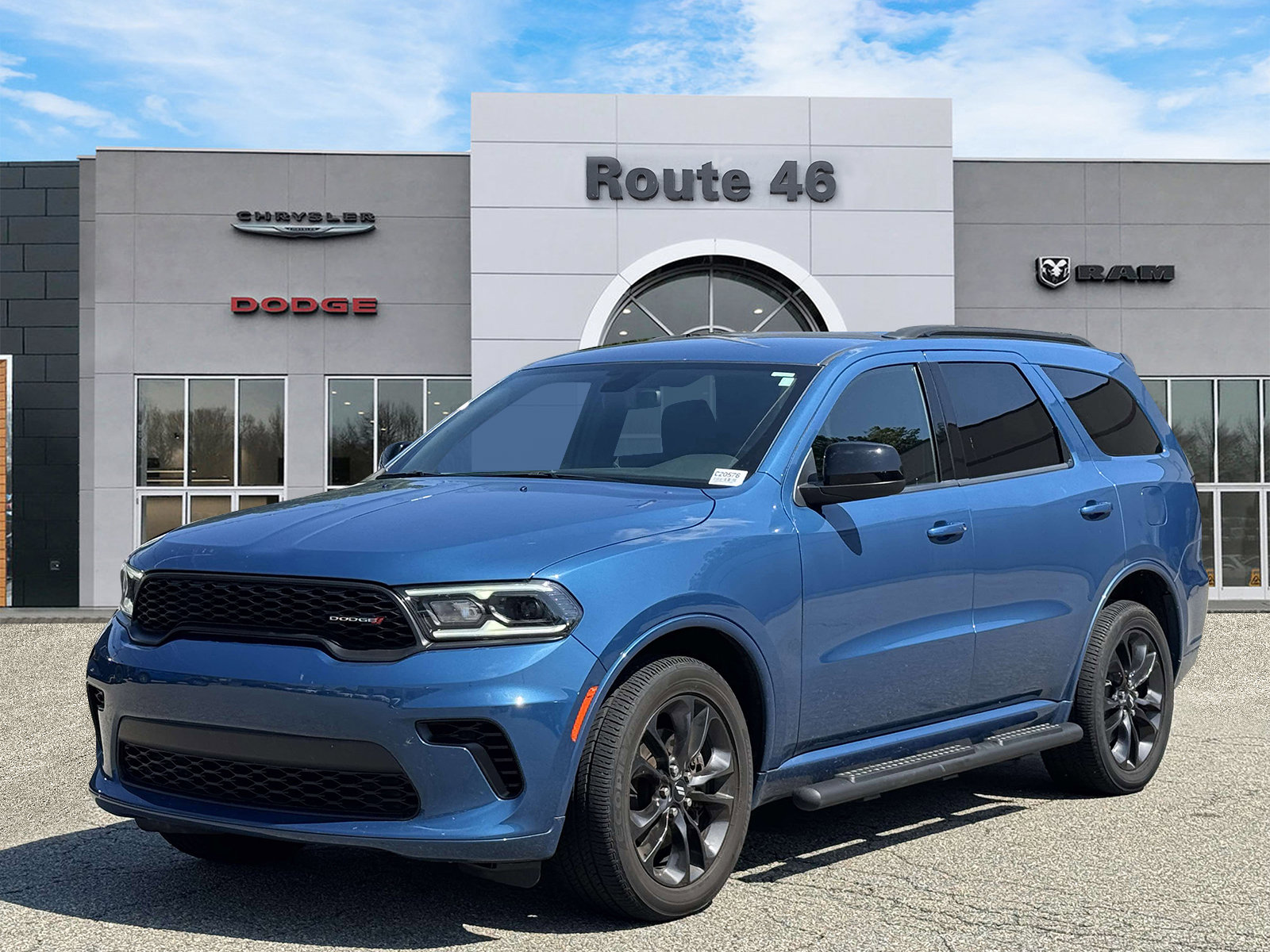 Used 2025 Dodge Durango GT w/ Blacktop Package AWD/4WD image 2