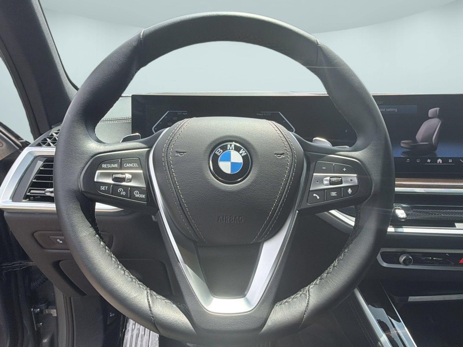 Used 2024 BMW X5 xDrive40i w/ Parking Assistance Package AWD/4WD image 11
