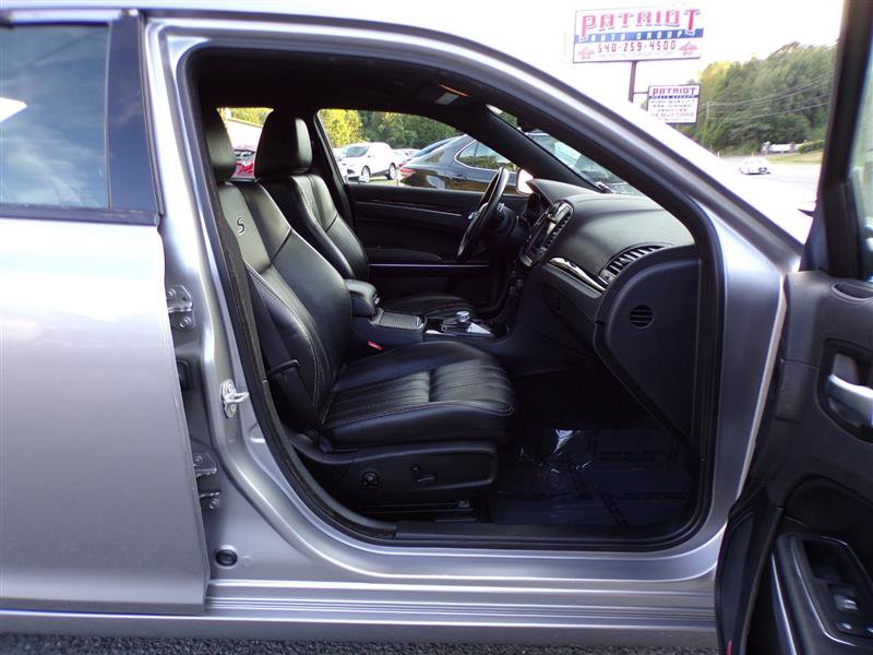 Used 2017 Chrysler 300 S image 17