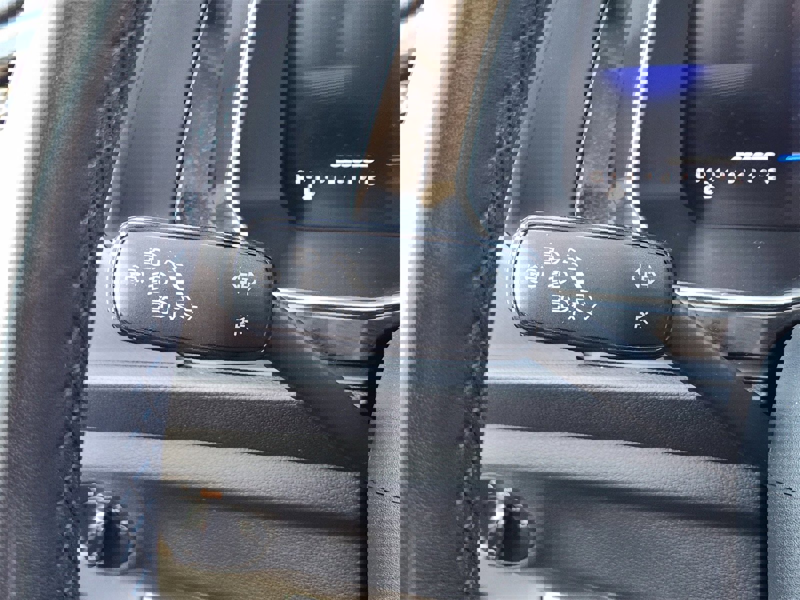 Used 2024 Volkswagen Jetta SE image 41