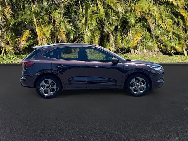 Used 2023 Ford Escape ST-Line w/ Tech Pack #1 FWD image 3
