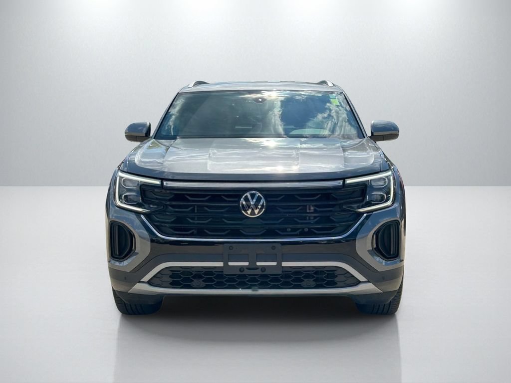 Used 2024 Volkswagen Atlas Cross Sport SE w/ Black Wheel Package FWD video 2