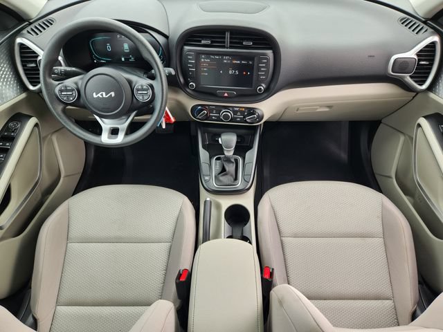Used 2025 Kia Soul LX w/ LX Technology Package FWD image 26