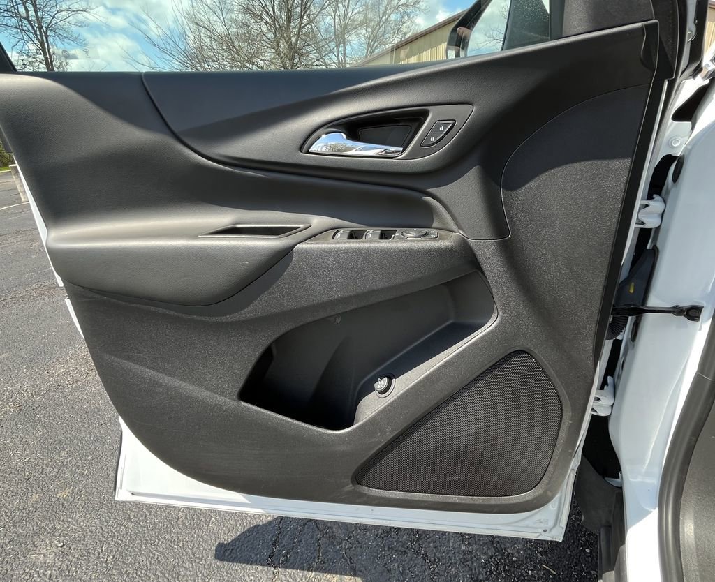 Certified 2024 Chevrolet Equinox LT w/ LPO, Floor Liner Package FWD image 9