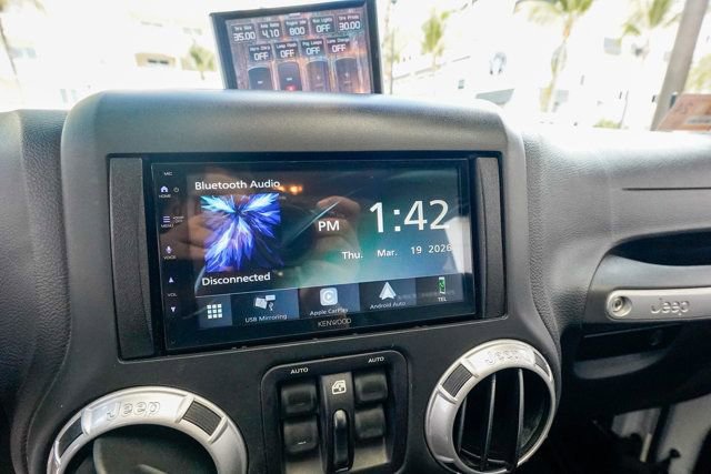Used 2016 Jeep Wrangler Unlimited Rubicon AWD/4WD image 63