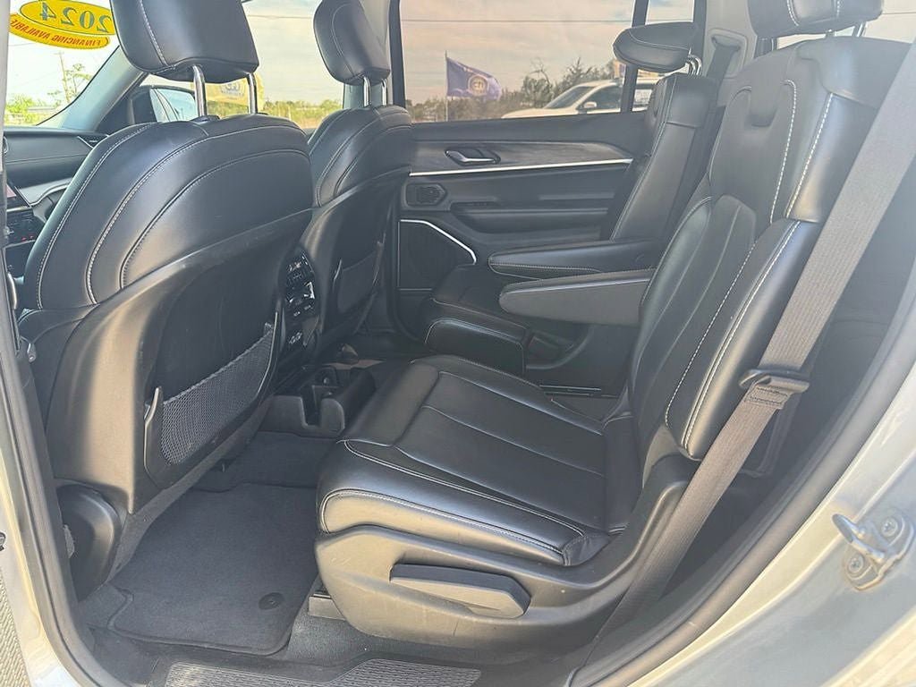 Used 2021 Jeep Grand Cherokee L Limited AWD/4WD image 16