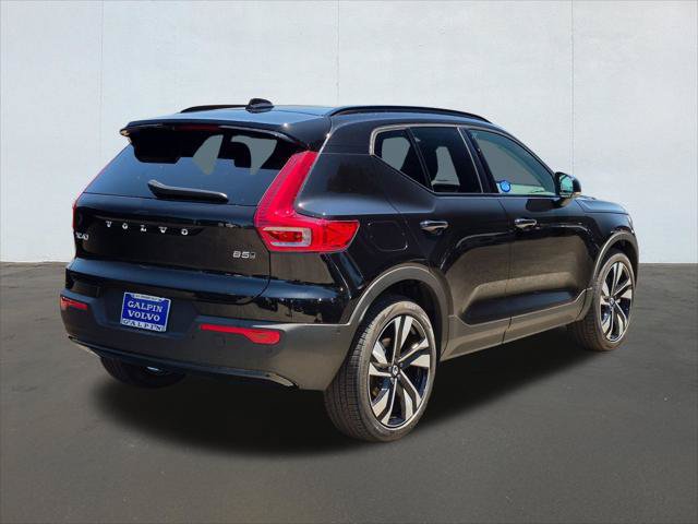New 2026 Volvo XC40 B5 Ultra w/ Climate Package AWD/4WD image 2