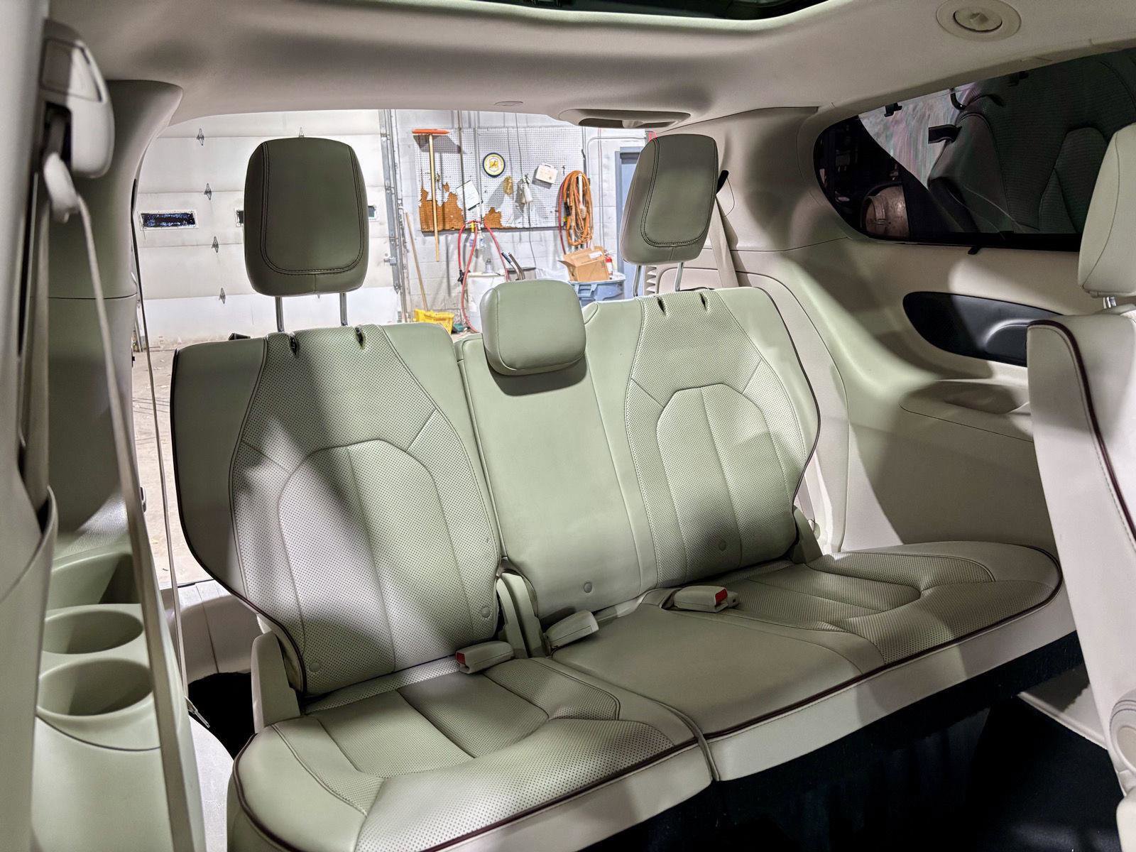 Used 2017 Chrysler Pacifica Limited w/ UConnect Theater Package image 15