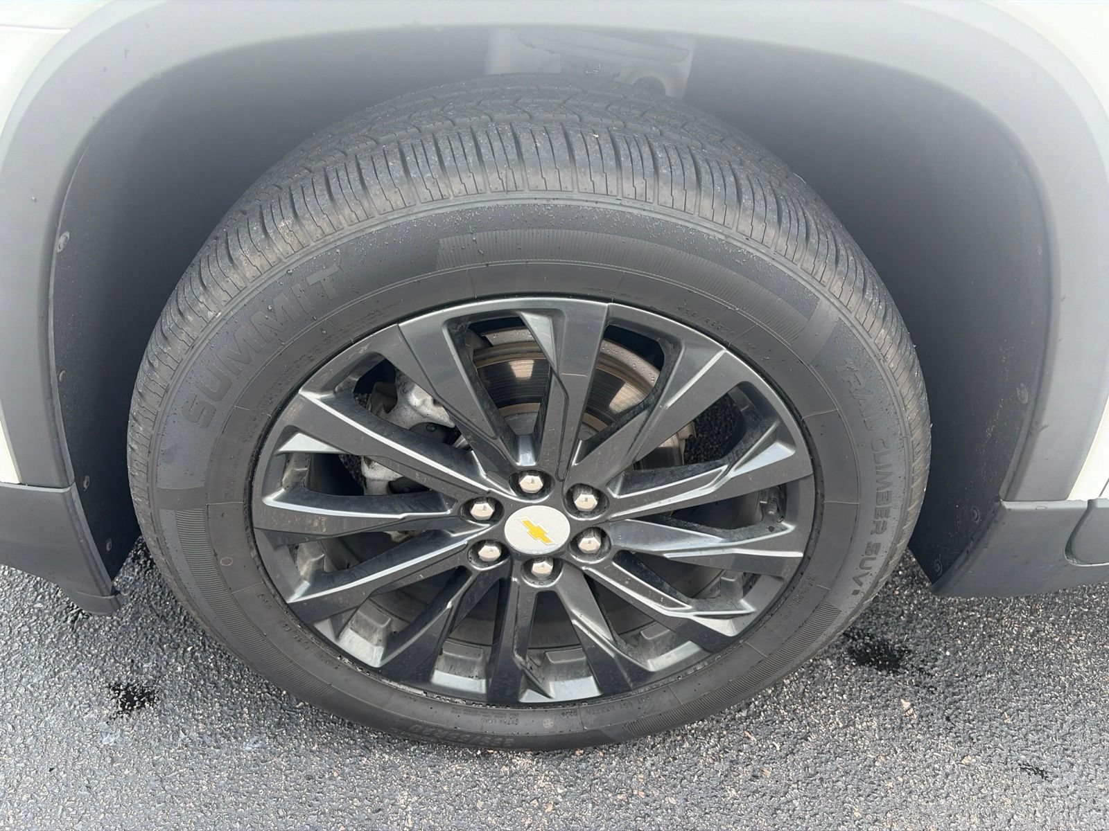 Used 2023 Chevrolet Traverse LT AWD/4WD image 12