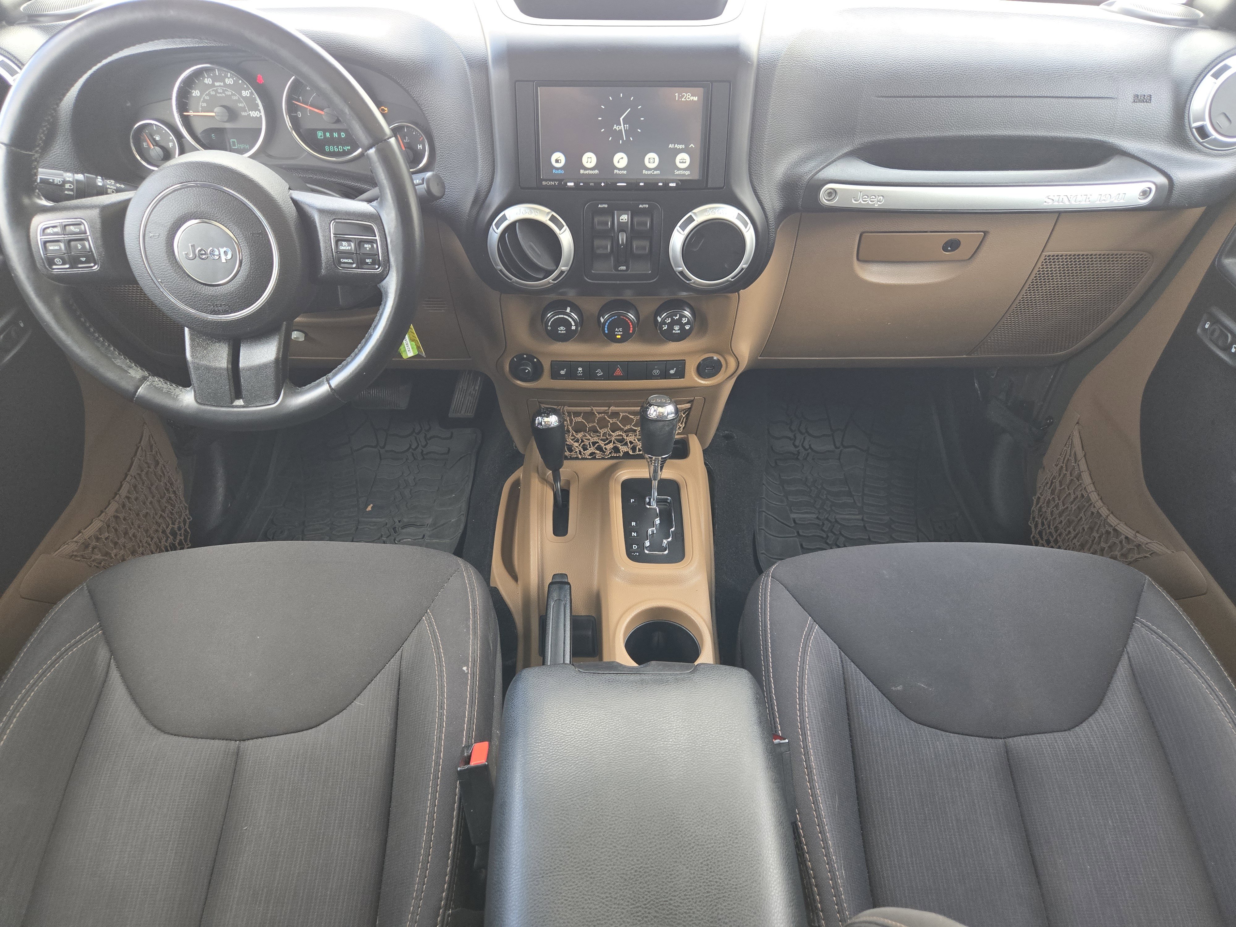 Used 2015 Jeep Wrangler Unlimited Sahara w/ Connectivity Group AWD/4WD image 24