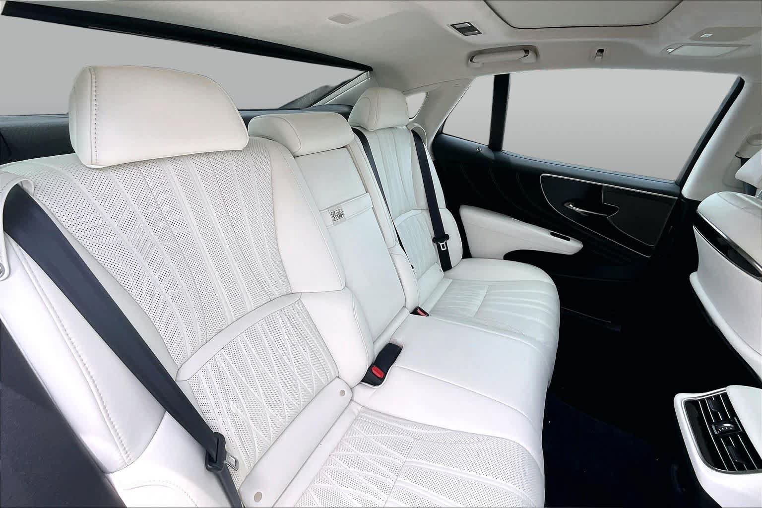 Used 2022 Lexus LS 500 w/ Interior Upgrade Package RWD image 20
