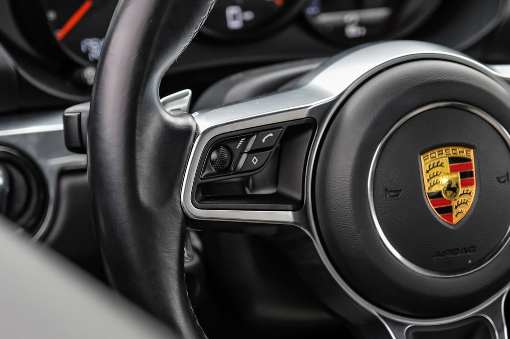 Used 2022 Porsche 718 Cayman RWD image 14