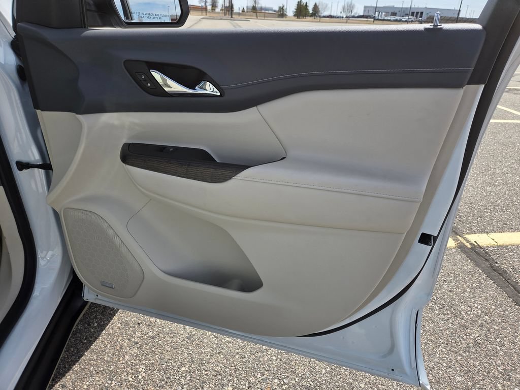 Used 2023 GMC Acadia Denali AWD/4WD image 41