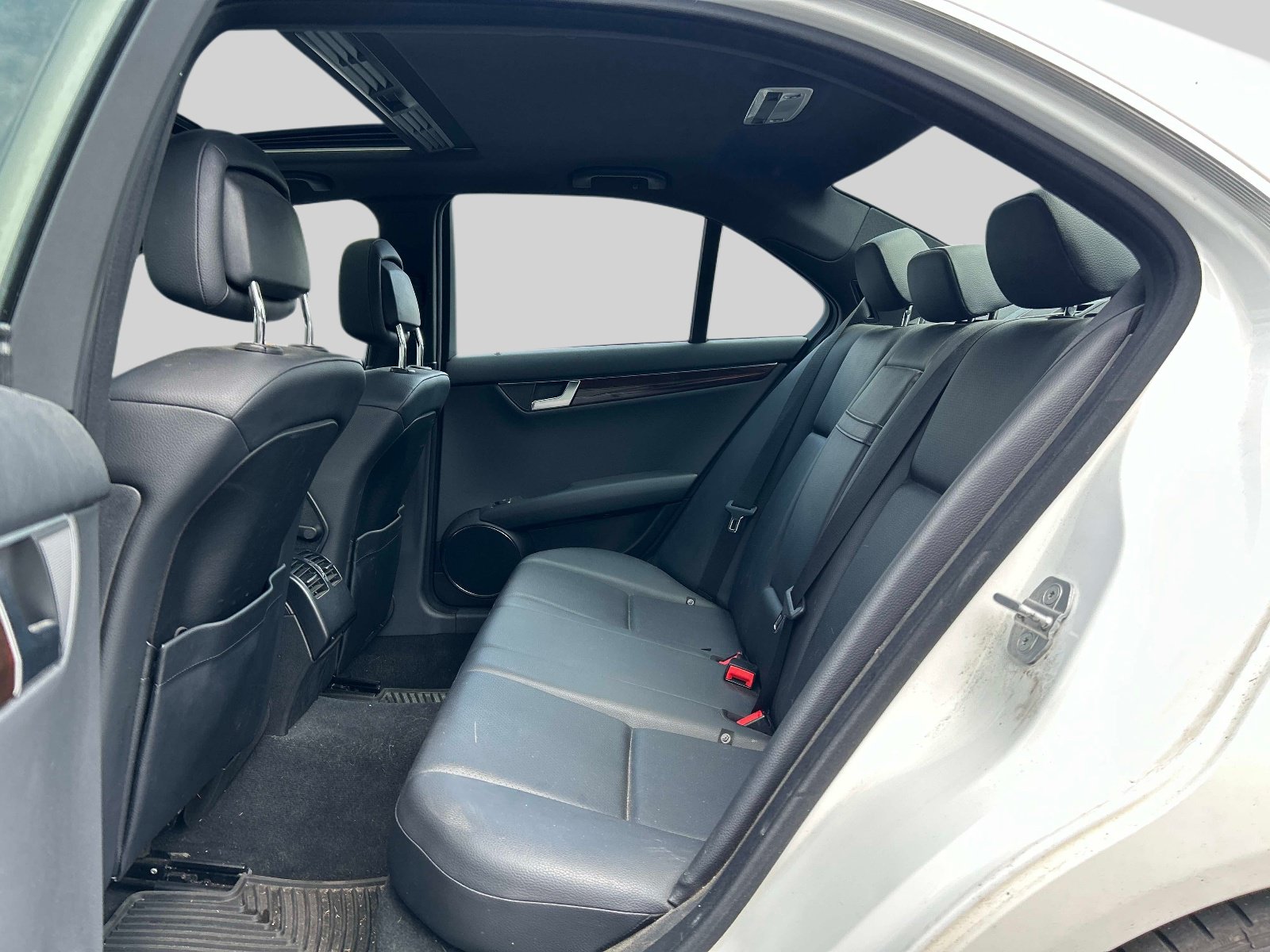 Used 2013 Mercedes-Benz C 300 4MATIC Sedan image 15