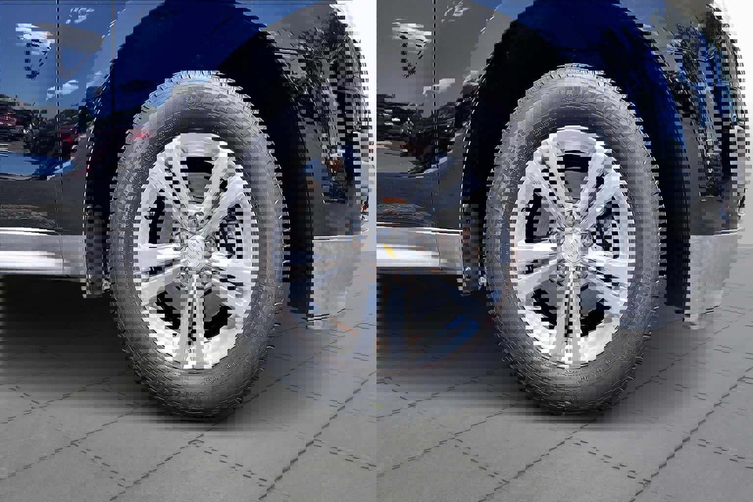 Used 2015 Chevrolet Equinox LT w/ Driver Convenience Package image 10