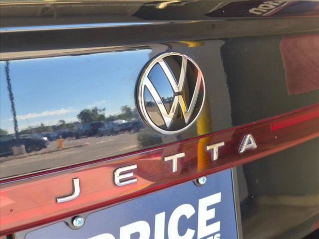 Used 2025 Volkswagen Jetta SE FWD image 30