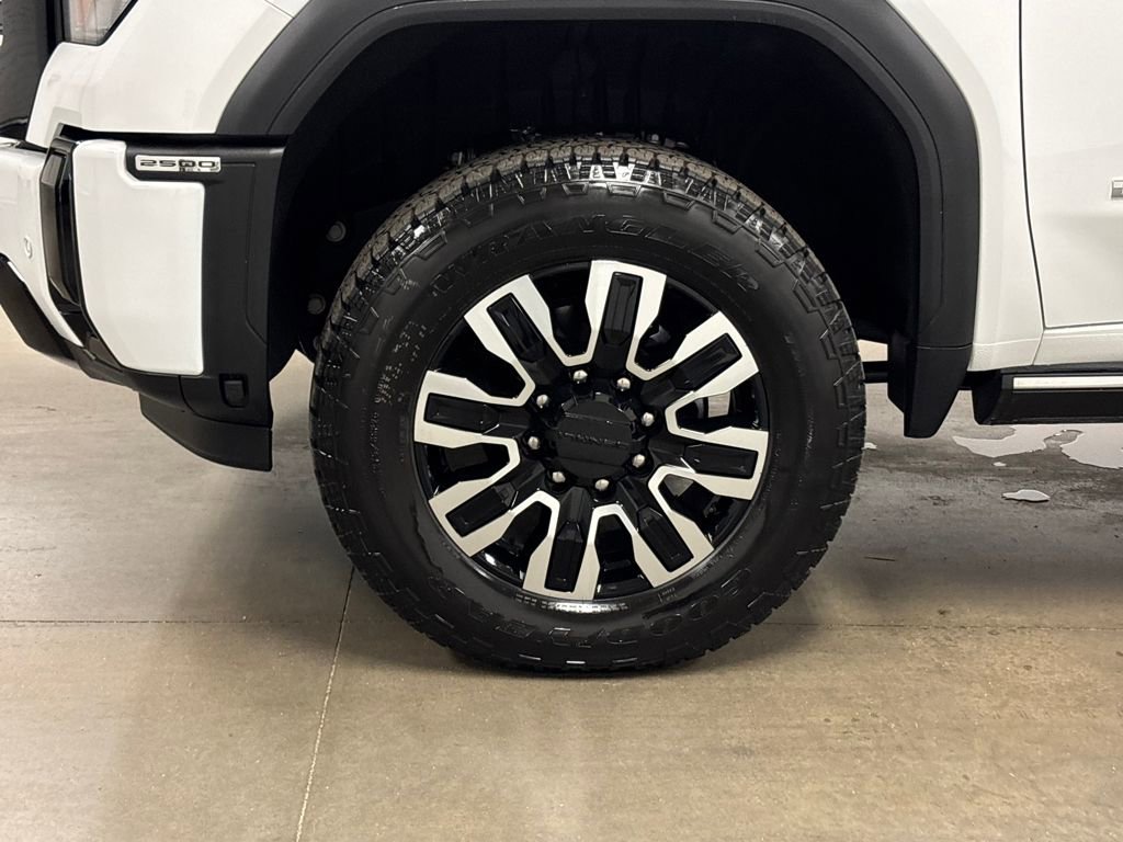 New 2026 GMC Sierra 2500 Denali Ultimate w/ Max Trailering Package image 12