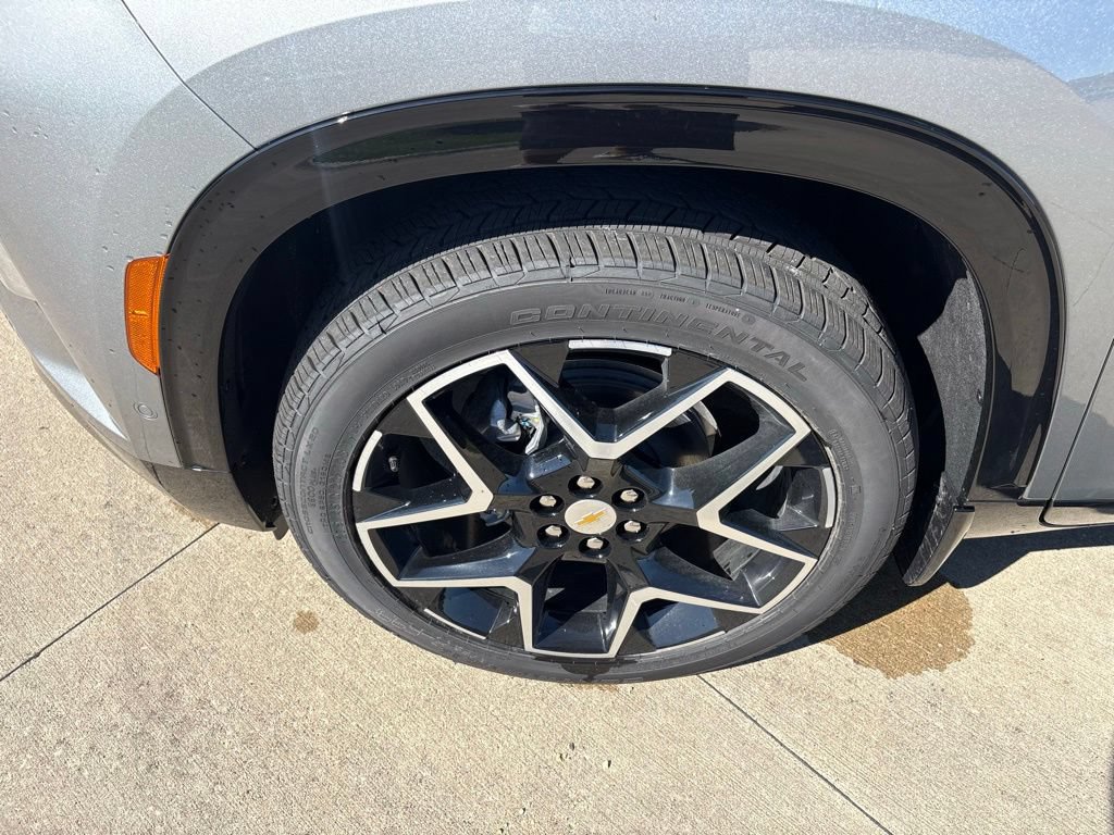New 2026 Chevrolet Traverse High Country w/ LPO, Floor Liner Package AWD/4WD image 69