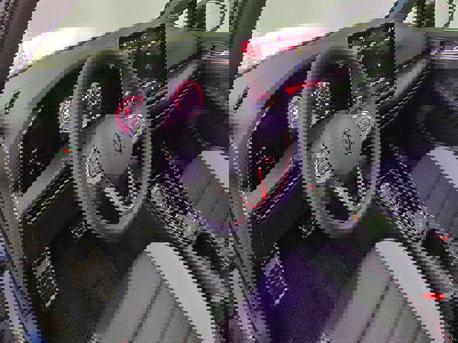 New 2025 Volkswagen GTI SE image 2