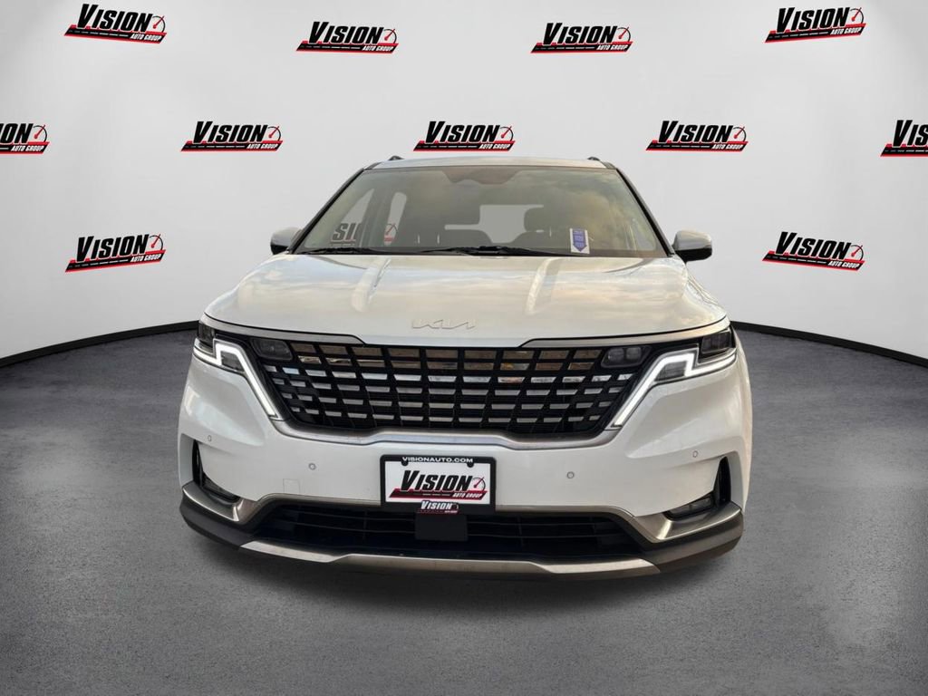 Used 2023 Kia Carnival SX Prestige image 2