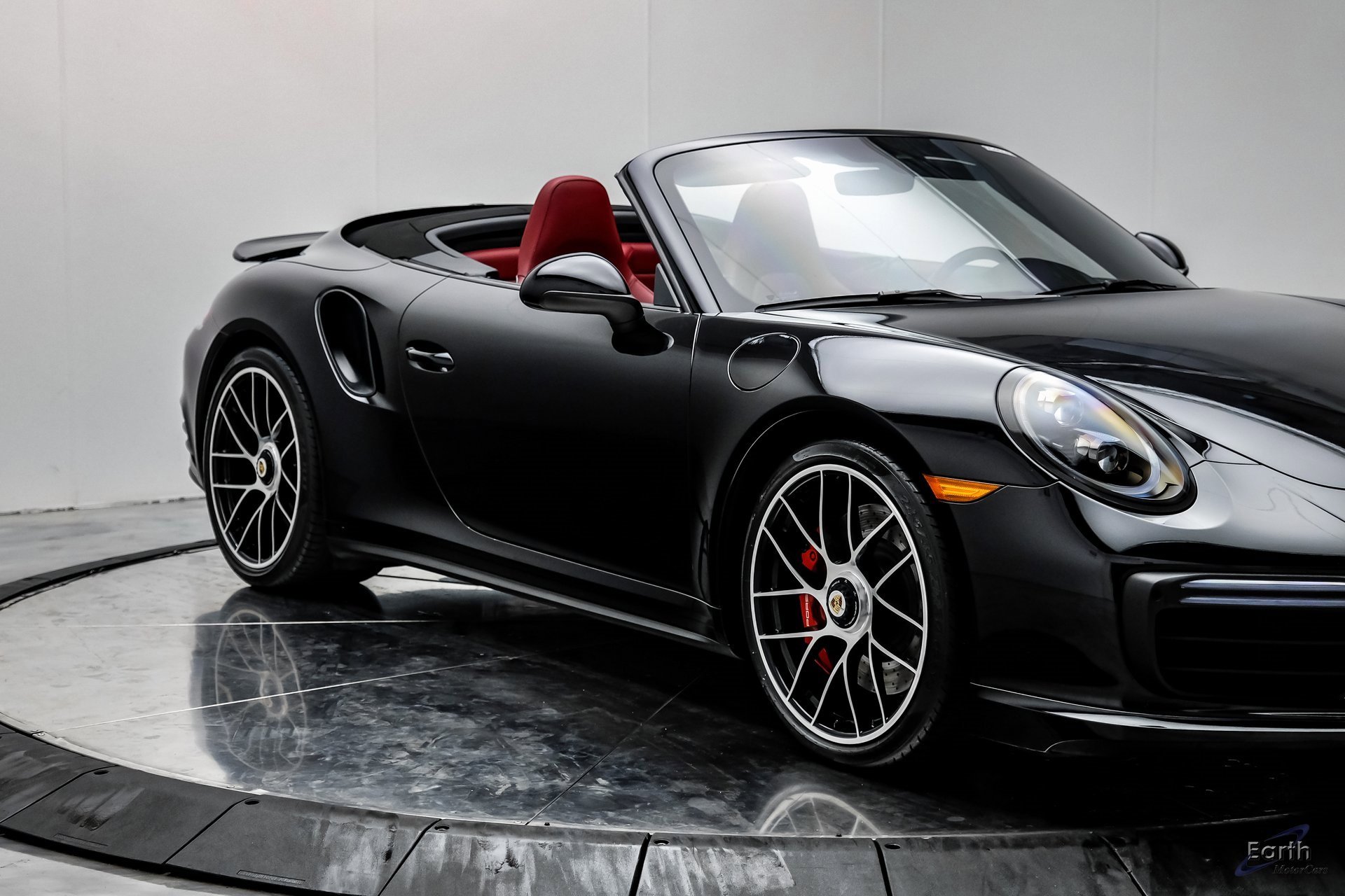 Used 2019 Porsche 911 Turbo image 30