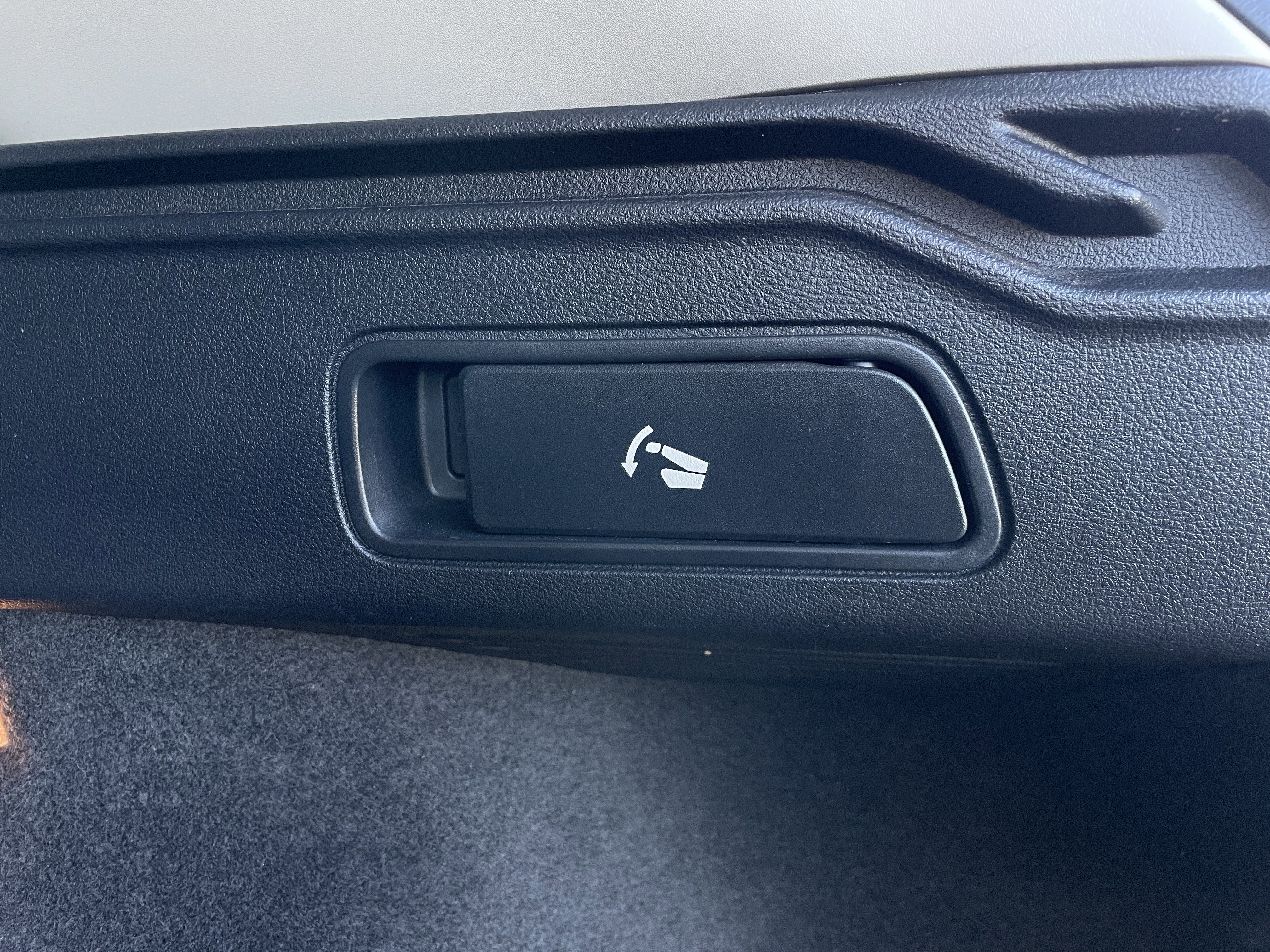 Used 2021 INFINITI QX50 Essential w/ Cargo Package image 7