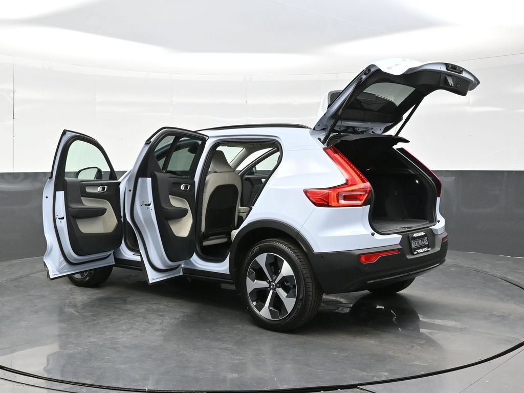 New 2026 Volvo XC40 B5 Plus w/ Protection Package Premier AWD/4WD image 46