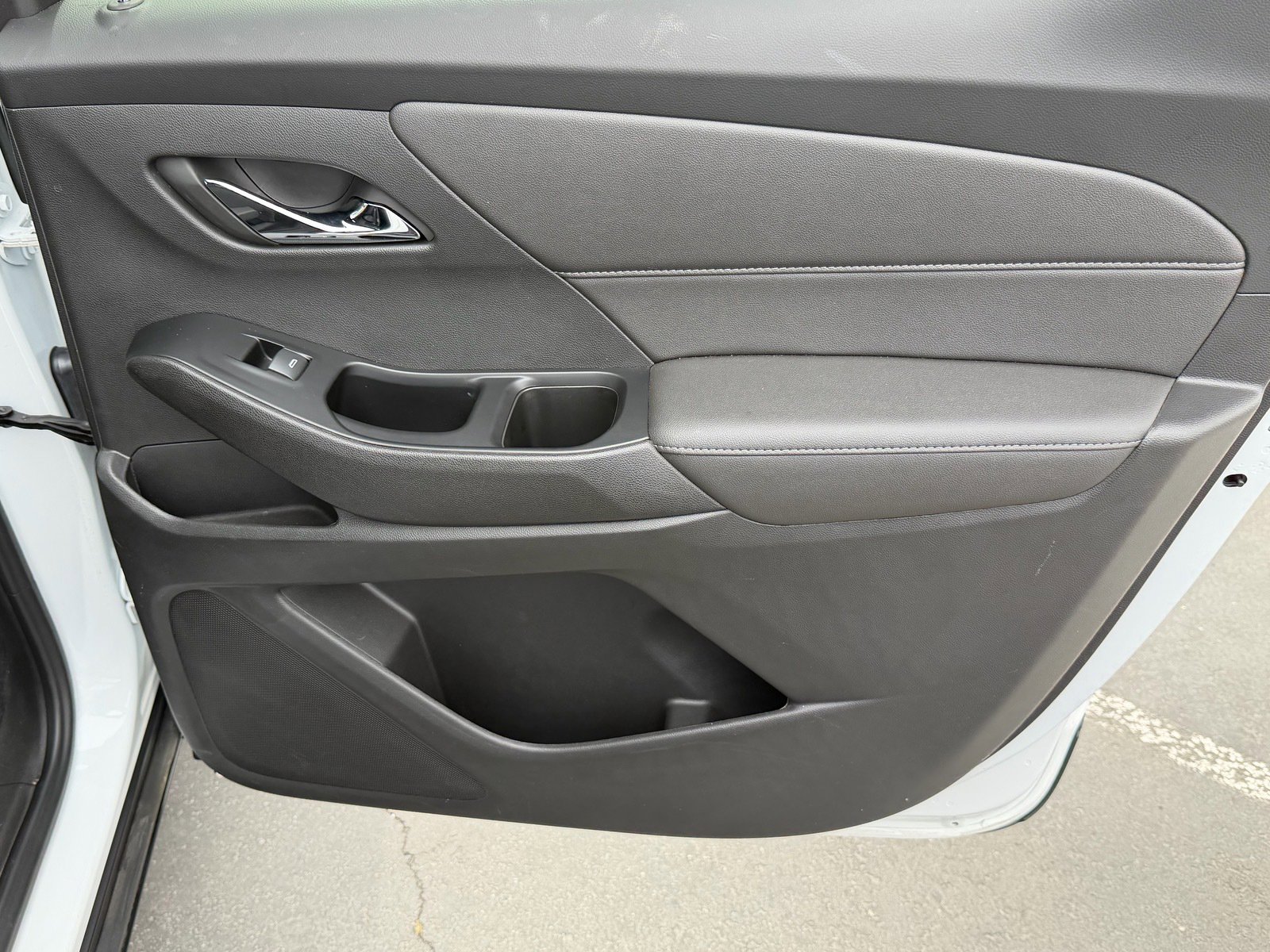 Used 2023 Chevrolet Traverse LT image 21