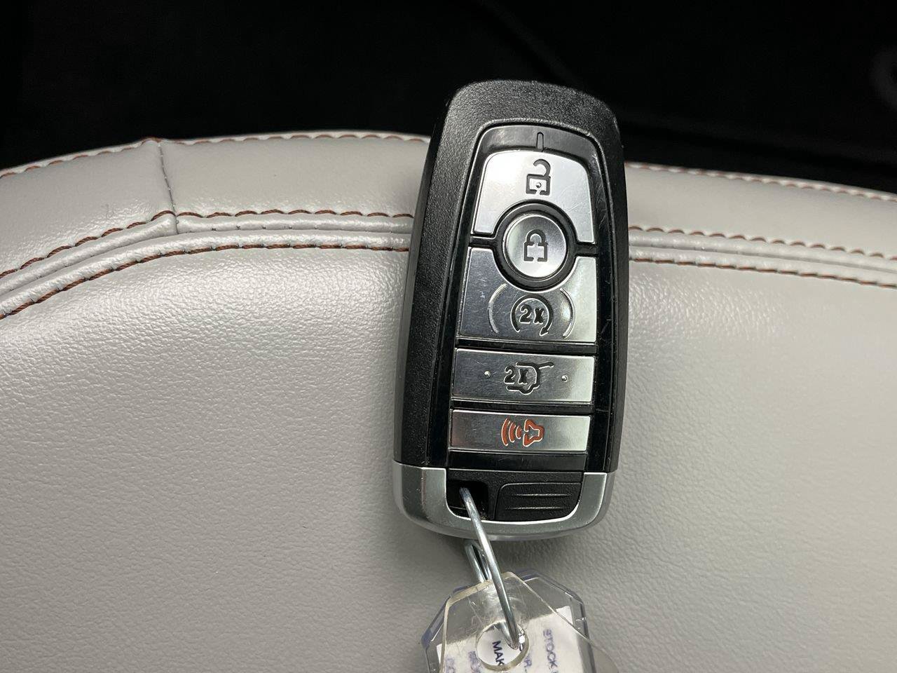 Used 2025 Ford Expedition Active AWD/4WD image 33