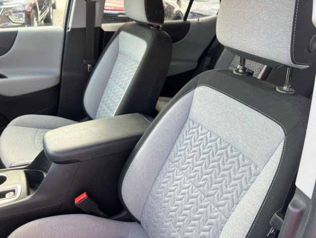 Used 2022 Chevrolet Equinox LS w/ LS Convenience Package FWD image 11