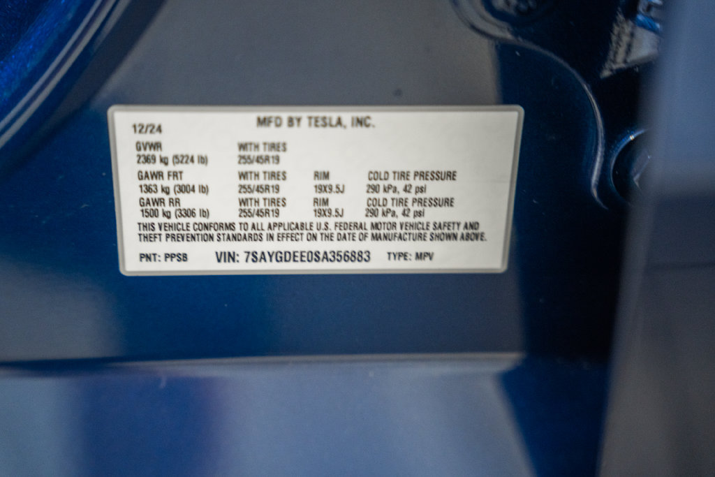 Used 2025 Tesla Model Y Long Range AWD/4WD image 37
