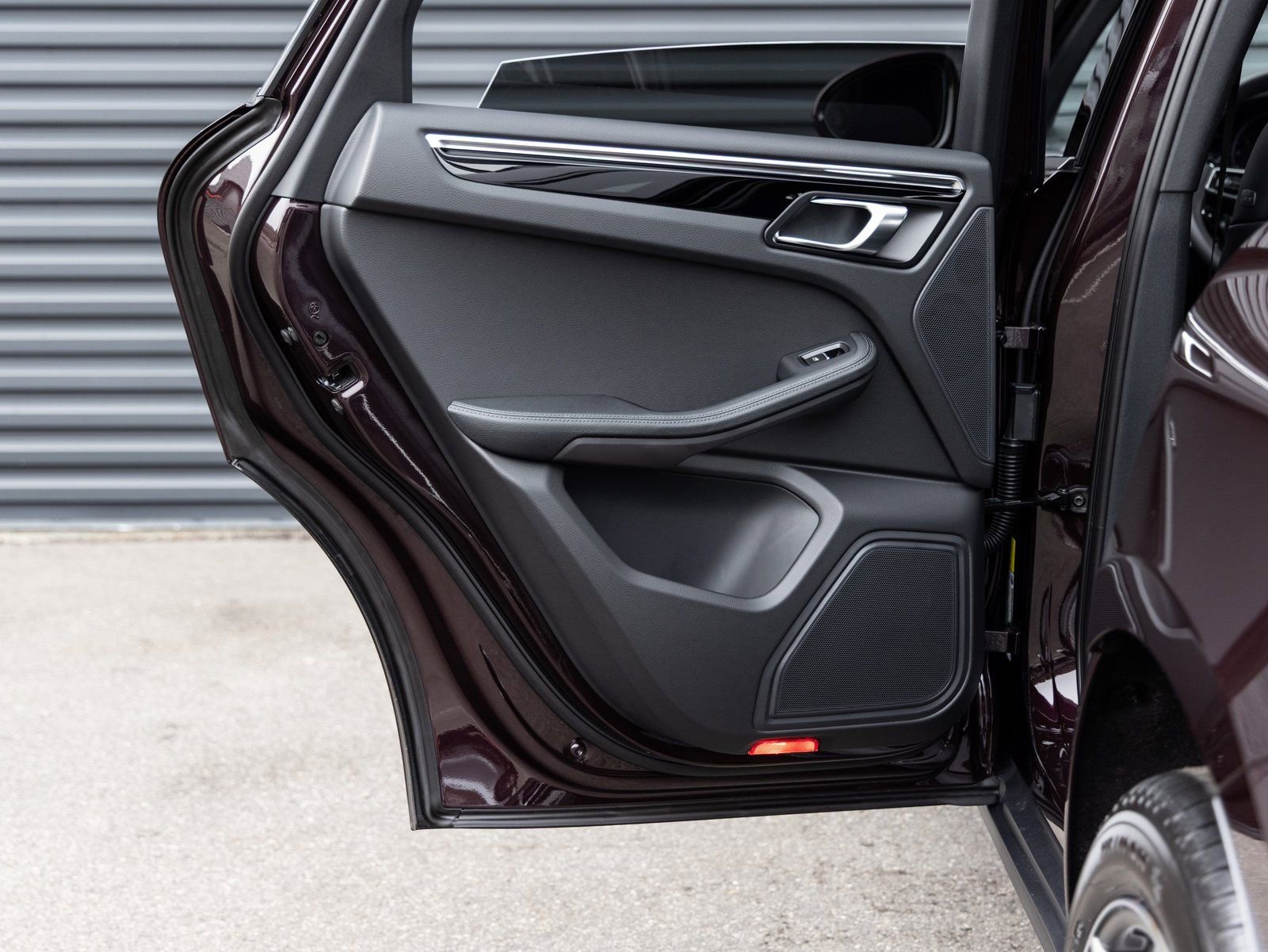 Certified 2026 Porsche Macan image 25