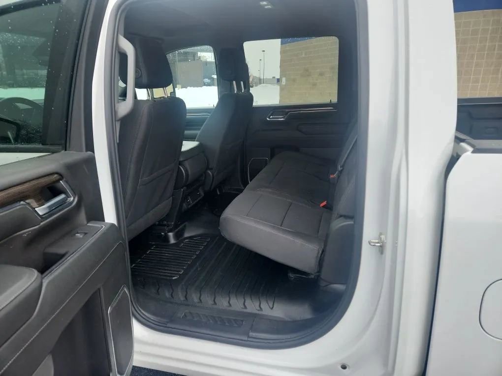 Used 2024 Chevrolet Silverado 2500 LT image 3