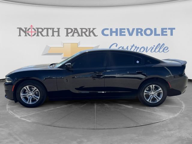 Used 2018 Dodge Charger SXT RWD image 6