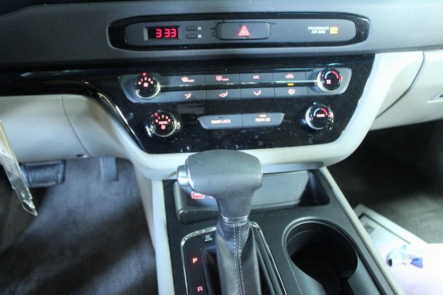 Used 2018 Kia Sedona L image 18