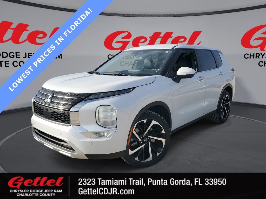 Used 2024 Mitsubishi Outlander SE image 1