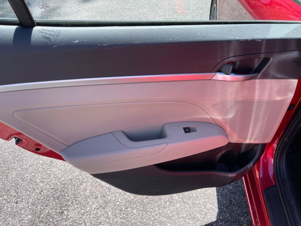 Used 2020 Hyundai Elantra Limited w/ Ultimate Package 03 FWD image 29