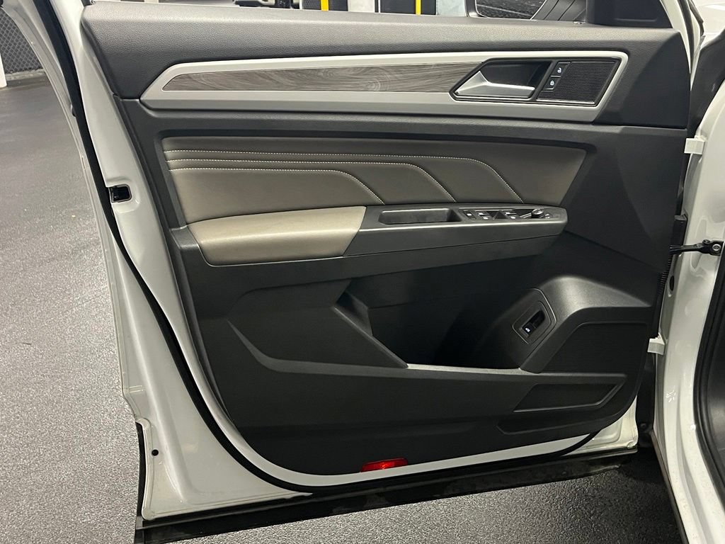 Used 2023 Volkswagen Atlas Cross Sport SE w/ Panoramic Sunroof Package AWD/4WD image 20