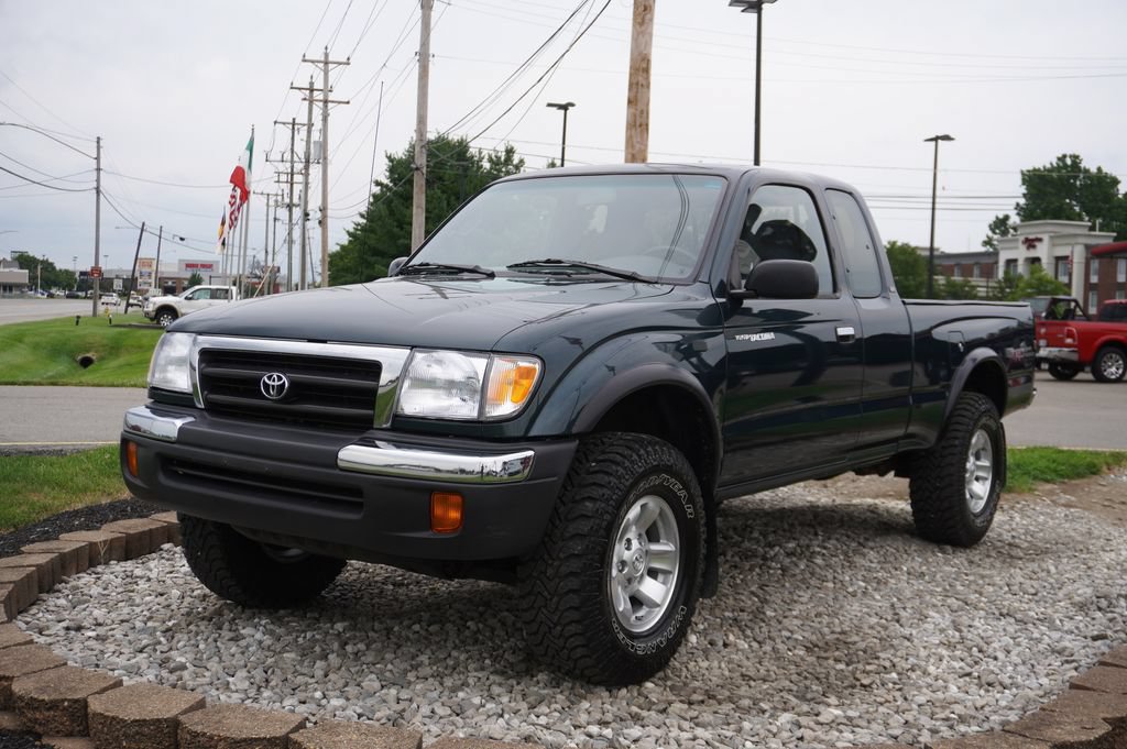 Used 1998 Toyota Tacoma PreRunner RWD image 3