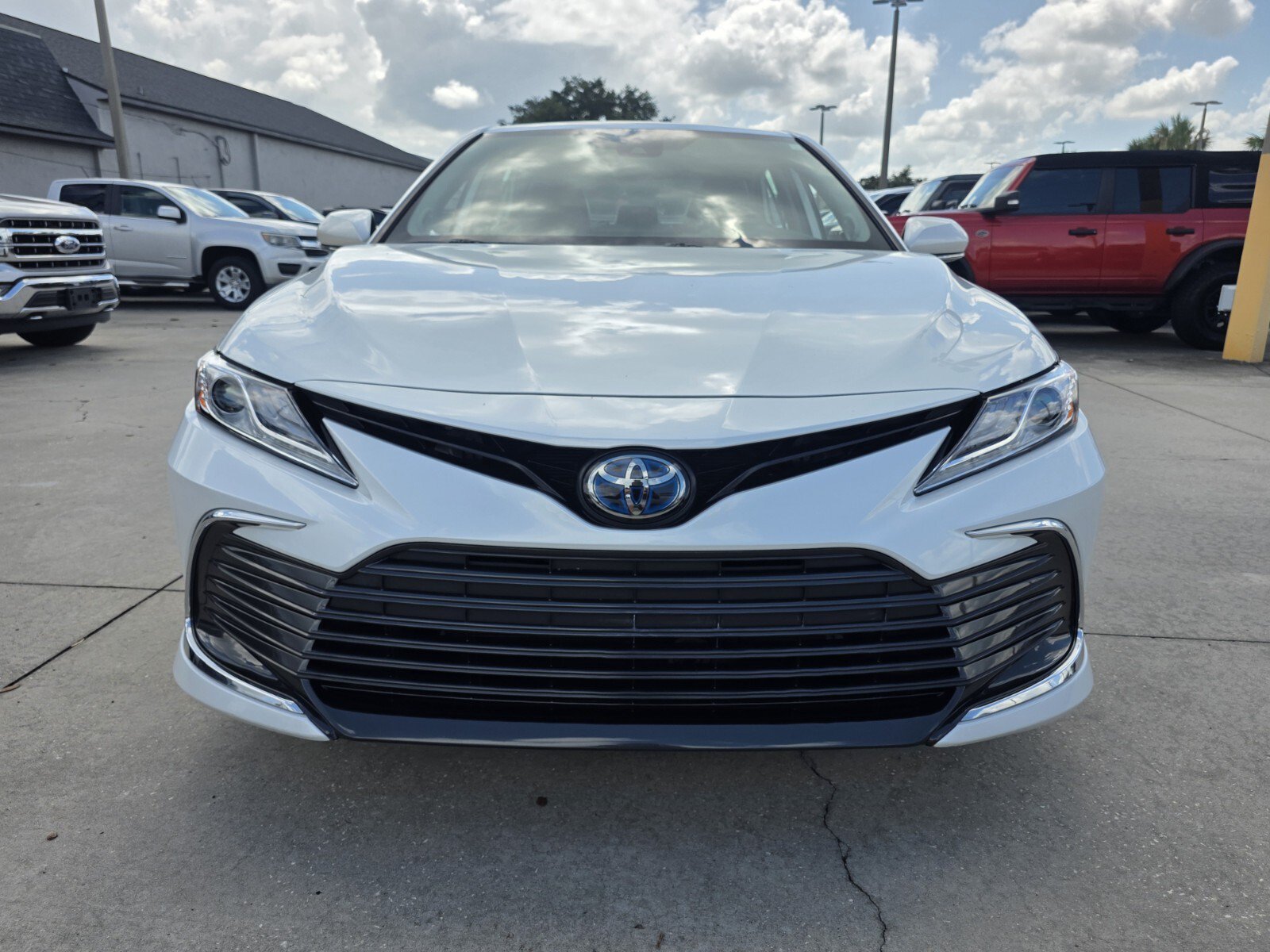 Certified 2022 Toyota Camry XLE w/ Navigation Upgrade Package FWD image 8