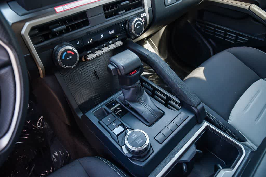 Used 2025 Toyota Tacoma TRD Sport AWD/4WD image 20