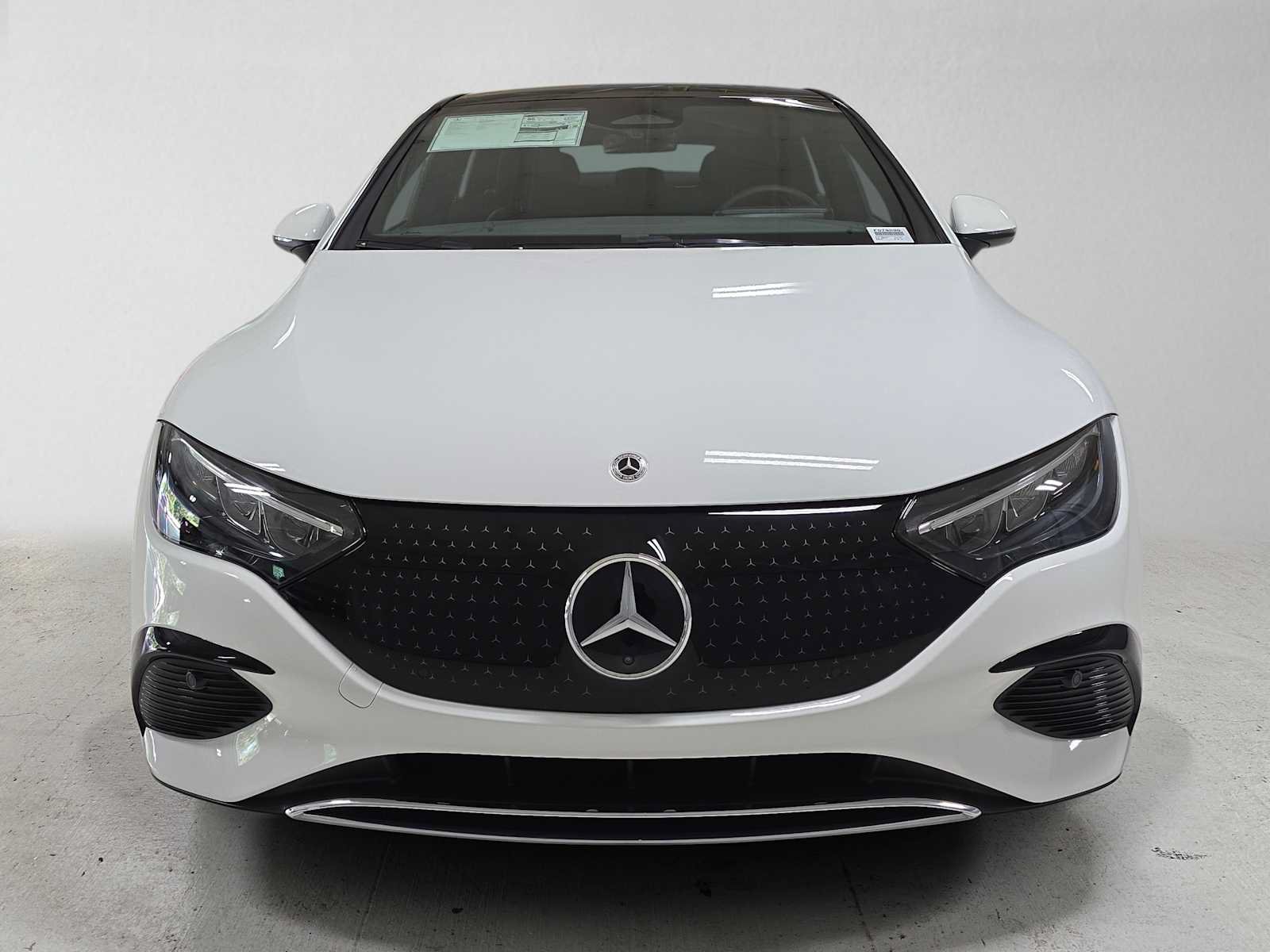 New 2026 Mercedes-Benz EQE 320 4MATIC Sedan image 8