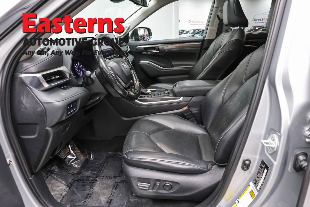 Used 2021 Toyota Highlander Limited AWD/4WD image 14