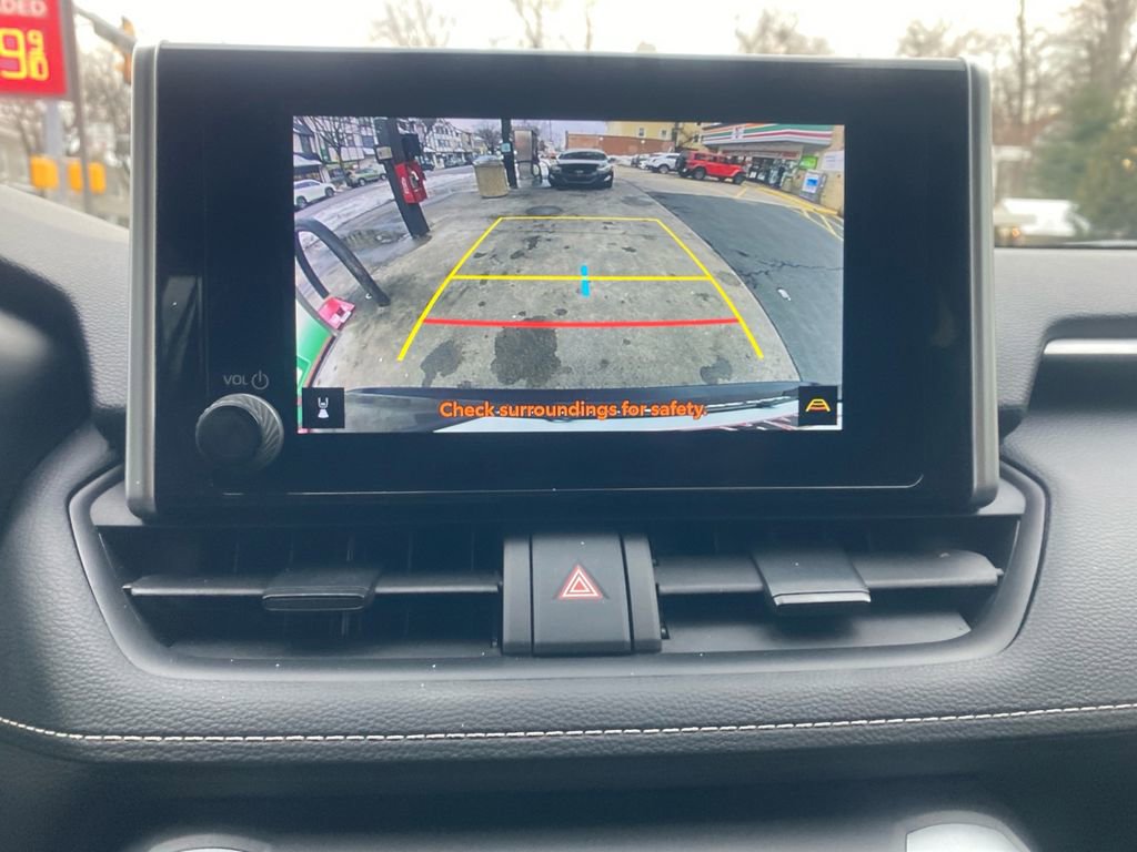 Used 2024 Toyota RAV4 LE image 21