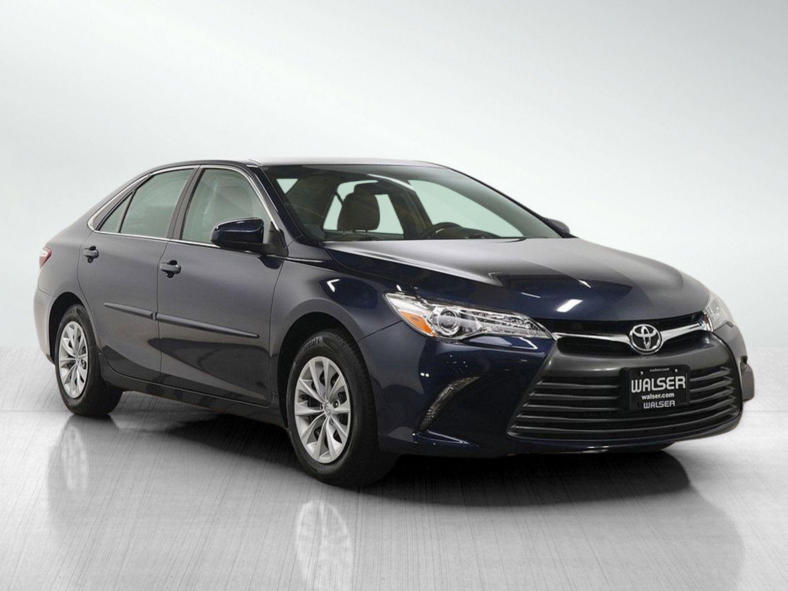 Used 2015 Toyota Camry LE image 7