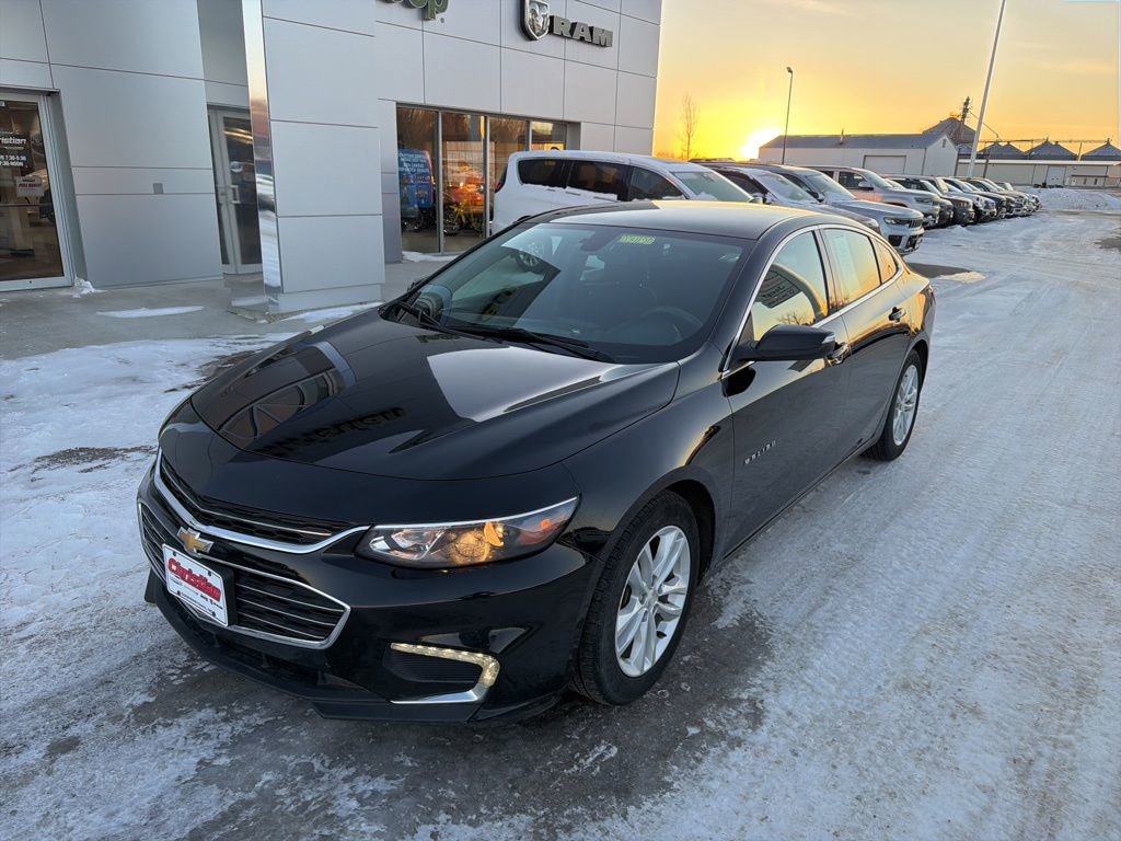 Used 2016 Chevrolet Malibu LT image 2