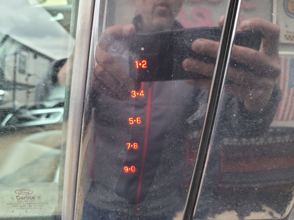 Used 2019 Ford Escape SEL image 18