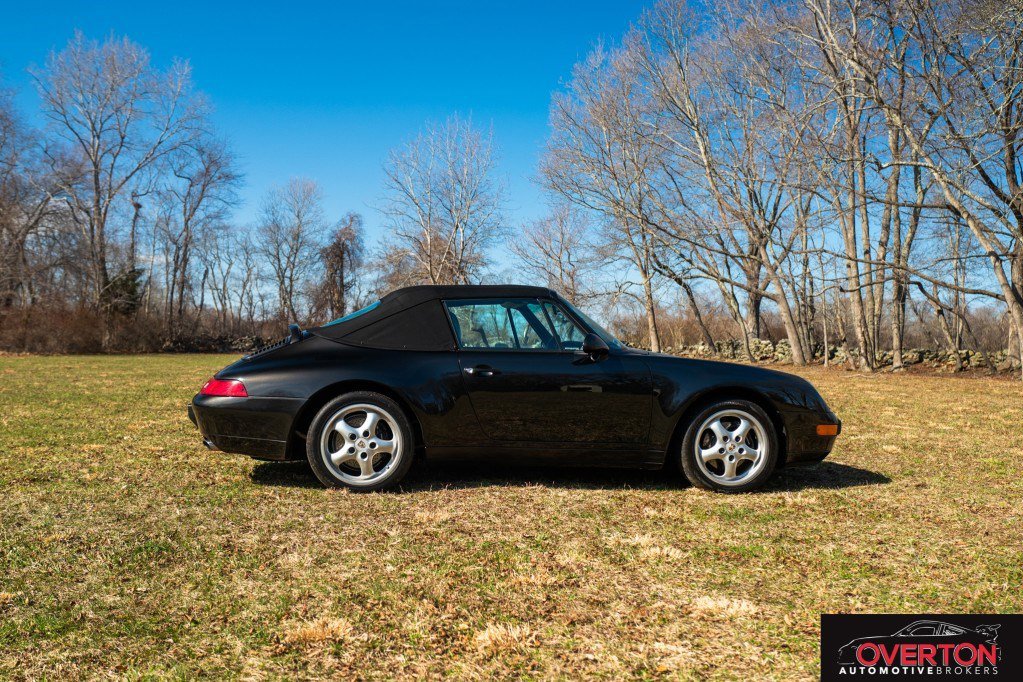 Used 1995 Porsche 911 Carrera RWD image 40